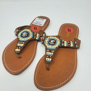 NEW Beautiful beaded sandalsStore display model from marshallsWomen's size 6B